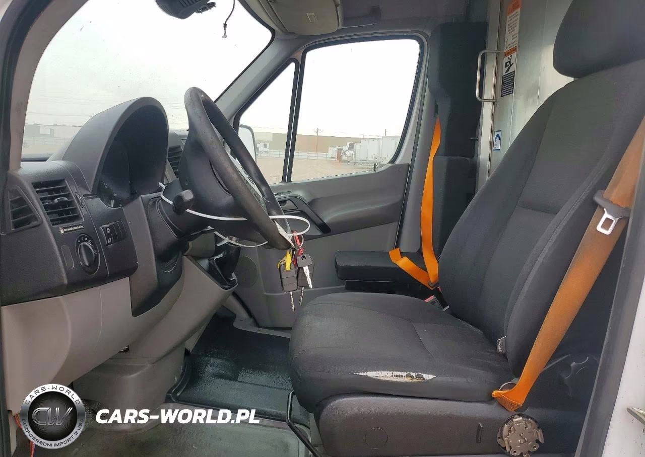 2018 Mercedes-Benz Sprinter 2500 Delivery Van VIN:WD3PE8CD2JP593540 - 7