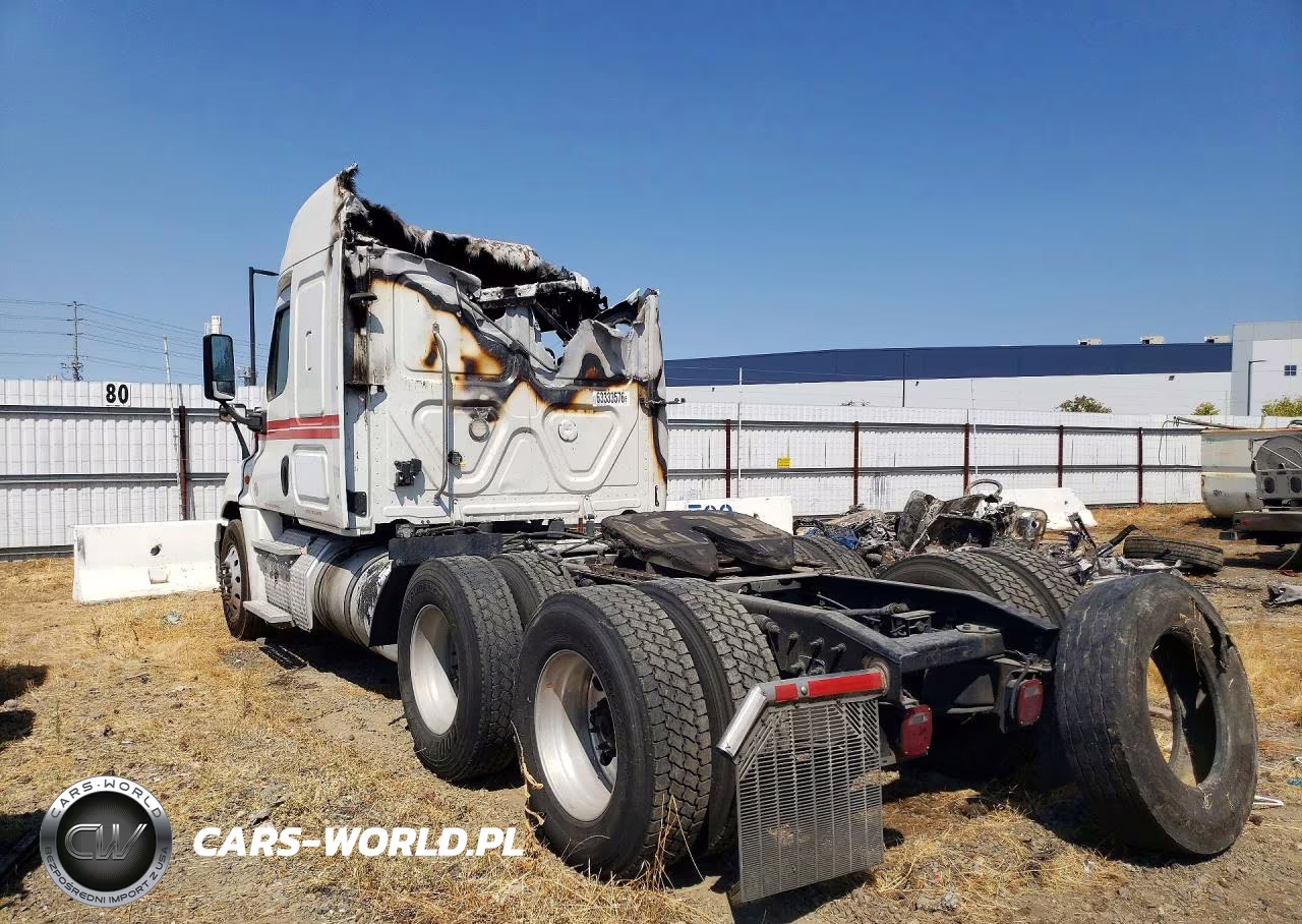 2018 Freightliner Cascadia 125" Sleeper Cab Semi Truck VIN:1FUJGLDV9JLKC7120 - 2