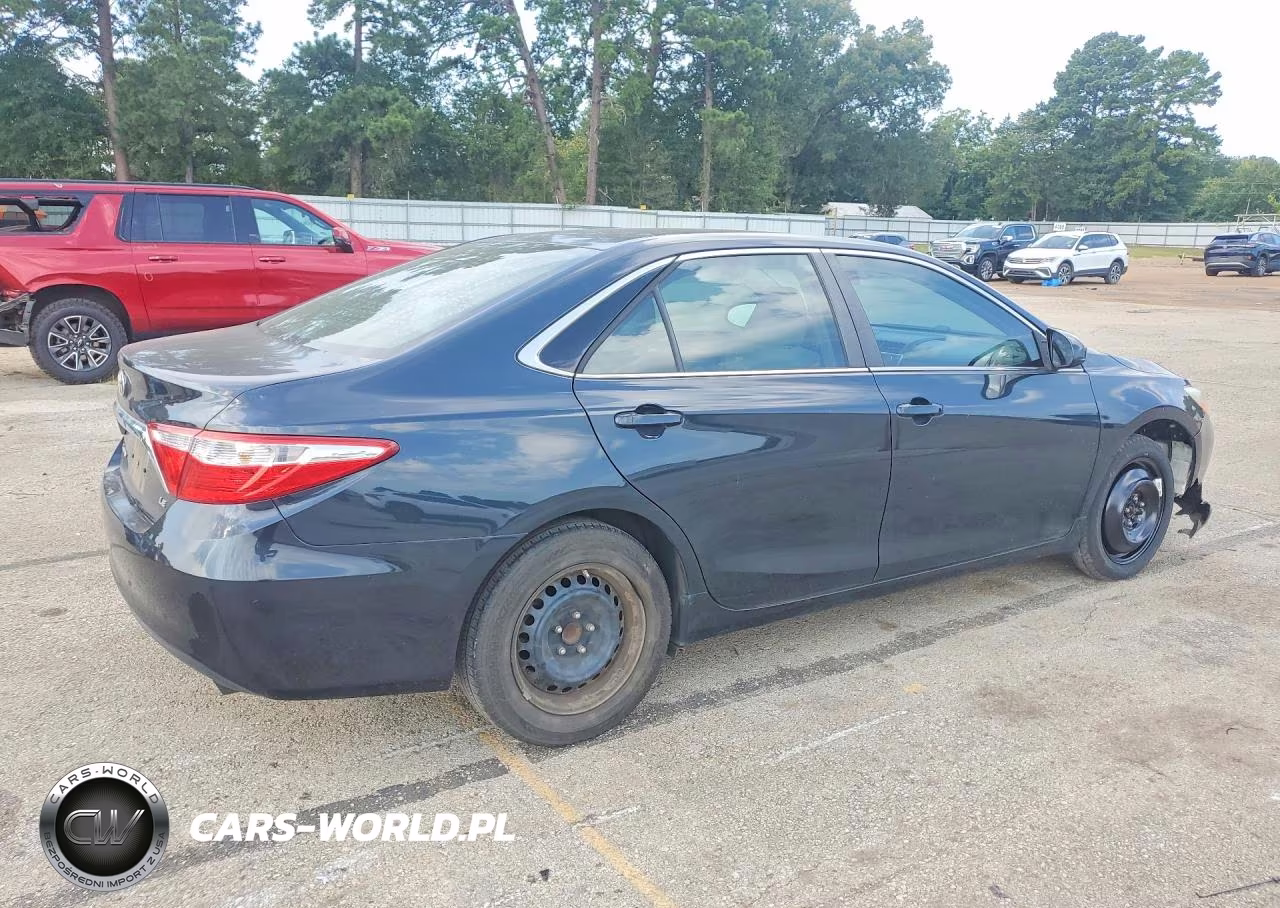 2017 Toyota Camry Le VIN:4T1BF1FK6HU392293 - 3
