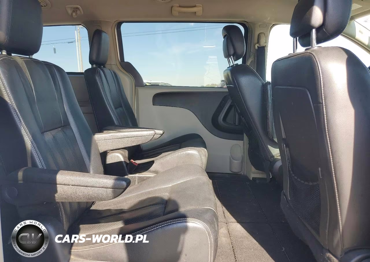 2012 Chrysler Town & Country Touring VIN:2C4RC1BG9CR386233 - 11