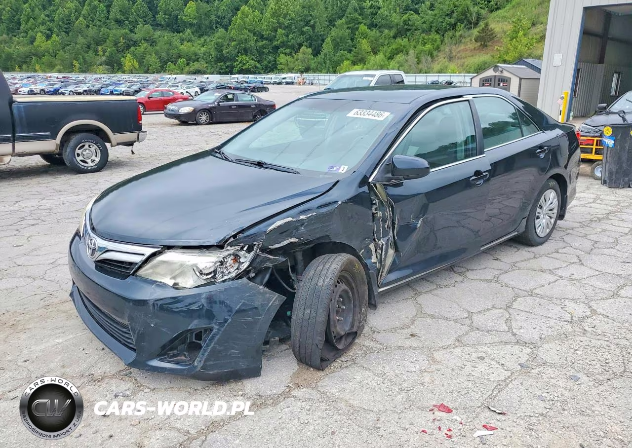 2012 Toyota Camry Le – zdjęcie 1 z 12