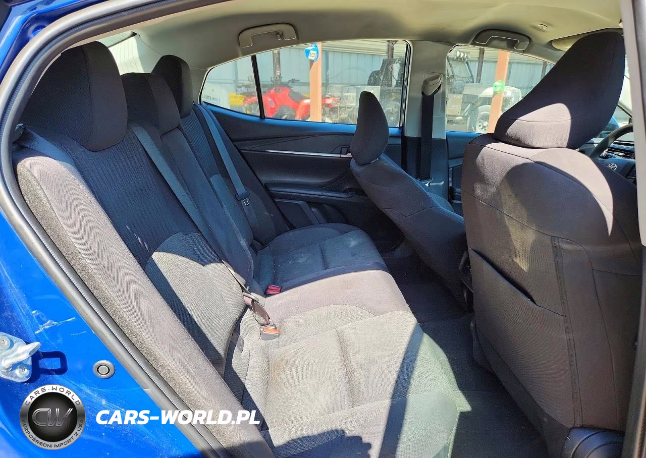 2026 Toyota Camry Le VIN:4T1DAACK2TU242640 - 10