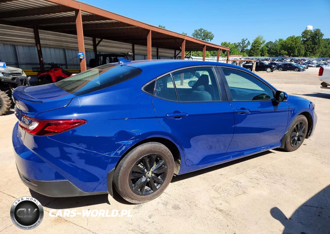 2026 Toyota Camry Le VIN:4T1DAACK2TU242640 - 3