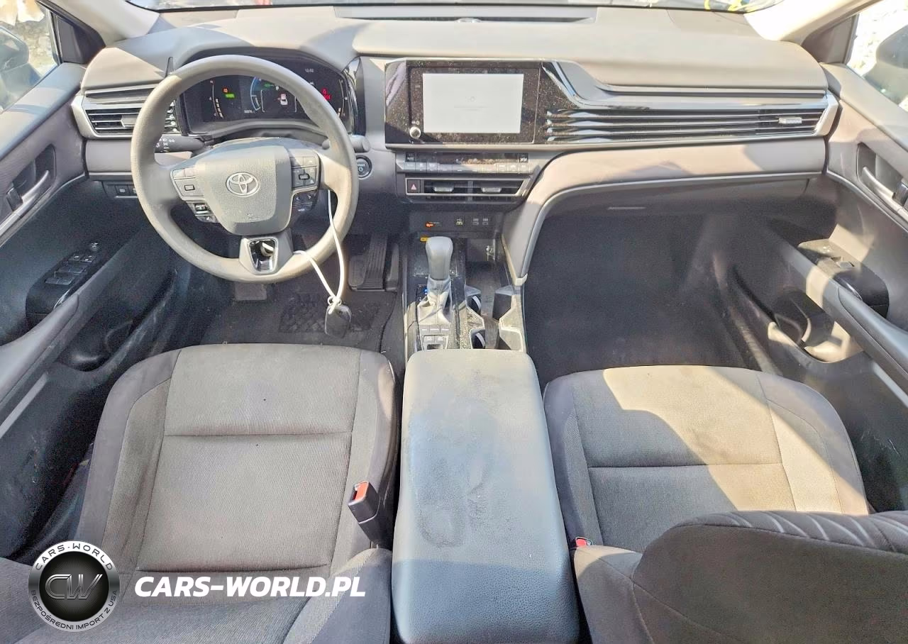 2026 Toyota Camry Le VIN:4T1DAACK2TU242640 - 8