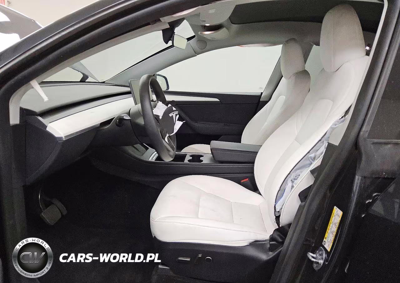 2025 Tesla Model Y VIN:7SAYGDED6SF237231 - 7