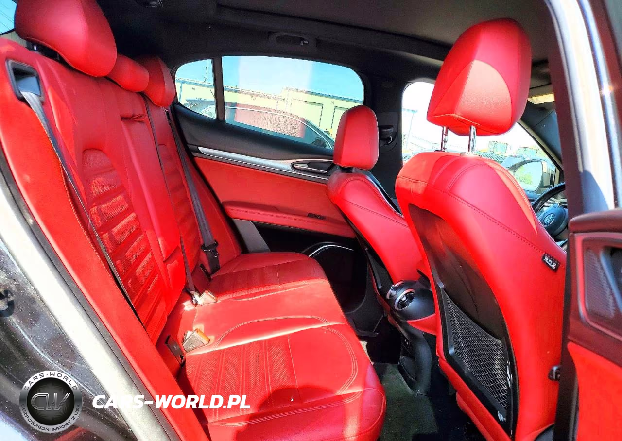 2021 Alfa Romeo Stelvio Ti VIN:ZASPAKBN9M7D15125 - 11