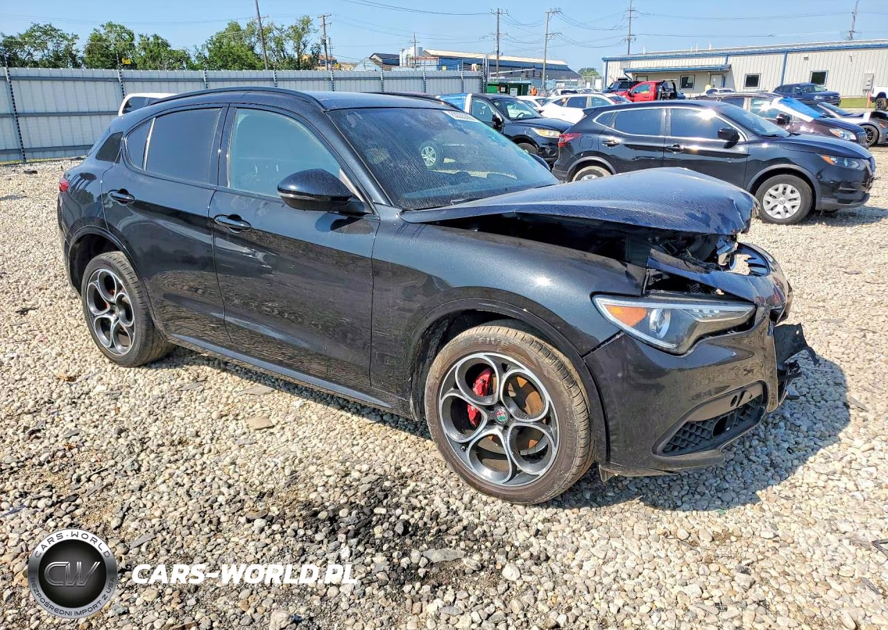 2021 Alfa Romeo Stelvio Ti VIN:ZASPAKBN9M7D15125 - 4