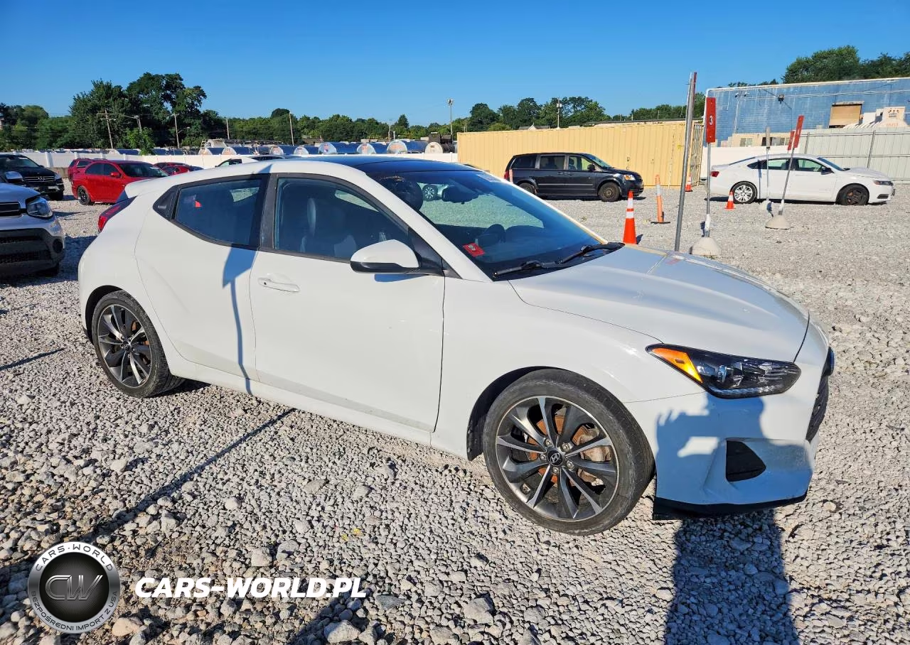 2019 Hyundai Veloster 2.0L Premium VIN:KMHTG6AF0KU012803 - 4