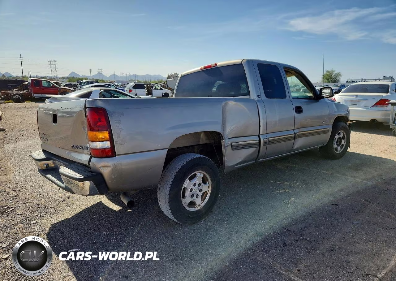 2001 Chevrolet Silverado C1500 VIN:2GCEC19V411307825 - 3
