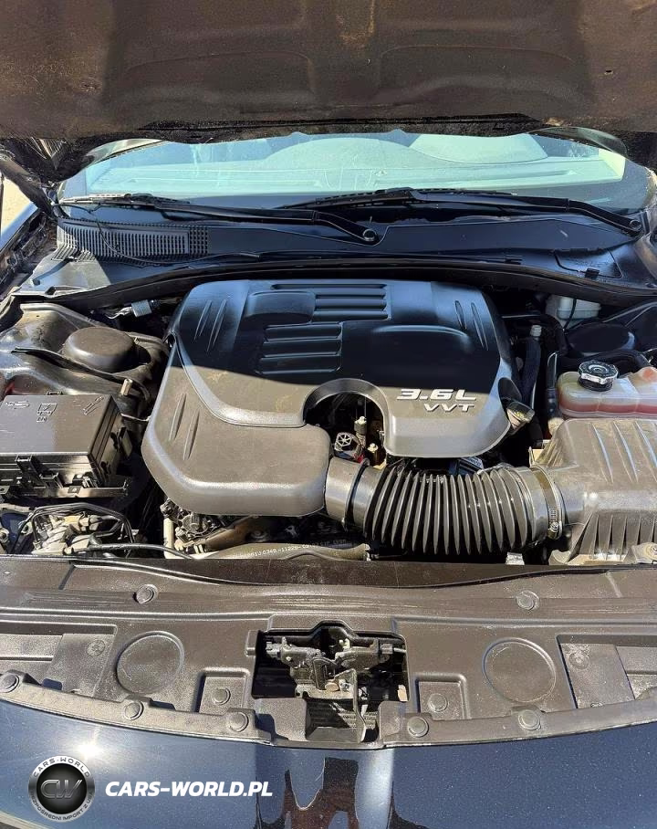 2015 Chrysler 300 VIN:2C3CCAAG0FH785943 - 7