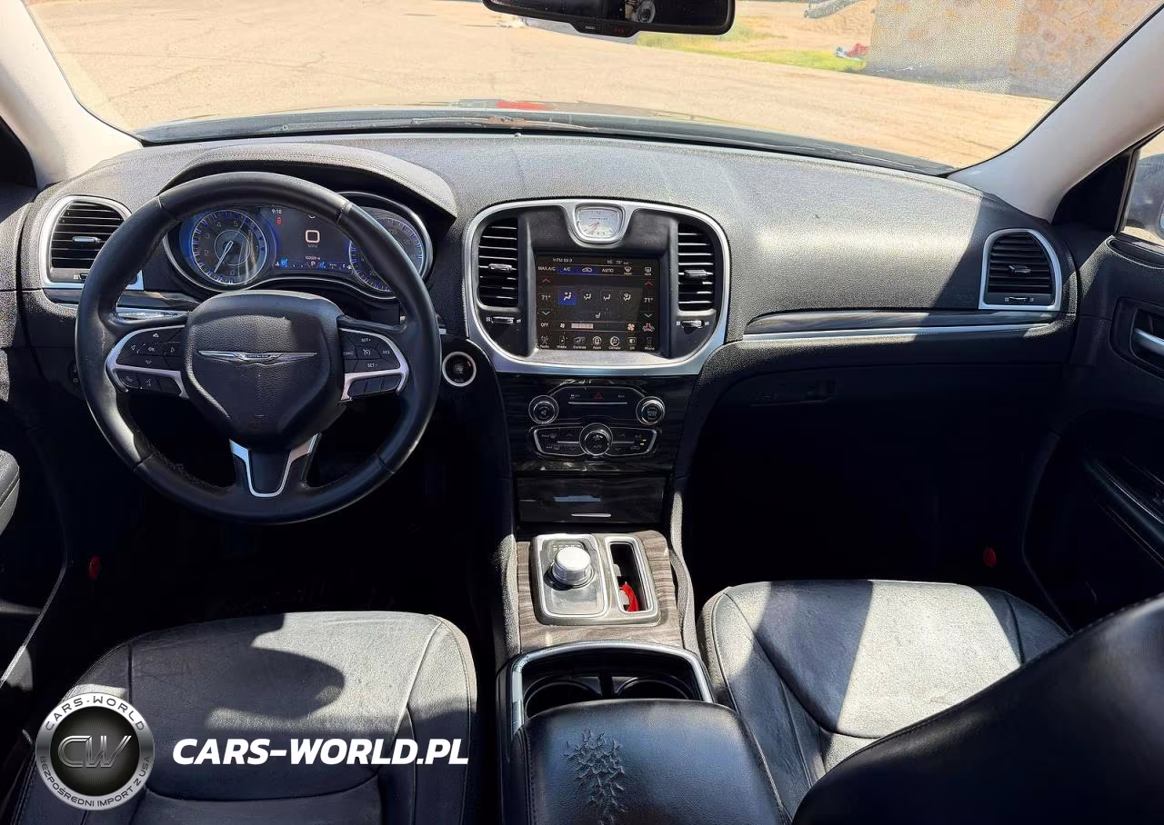 2015 Chrysler 300 VIN:2C3CCAAG0FH785943 - 9