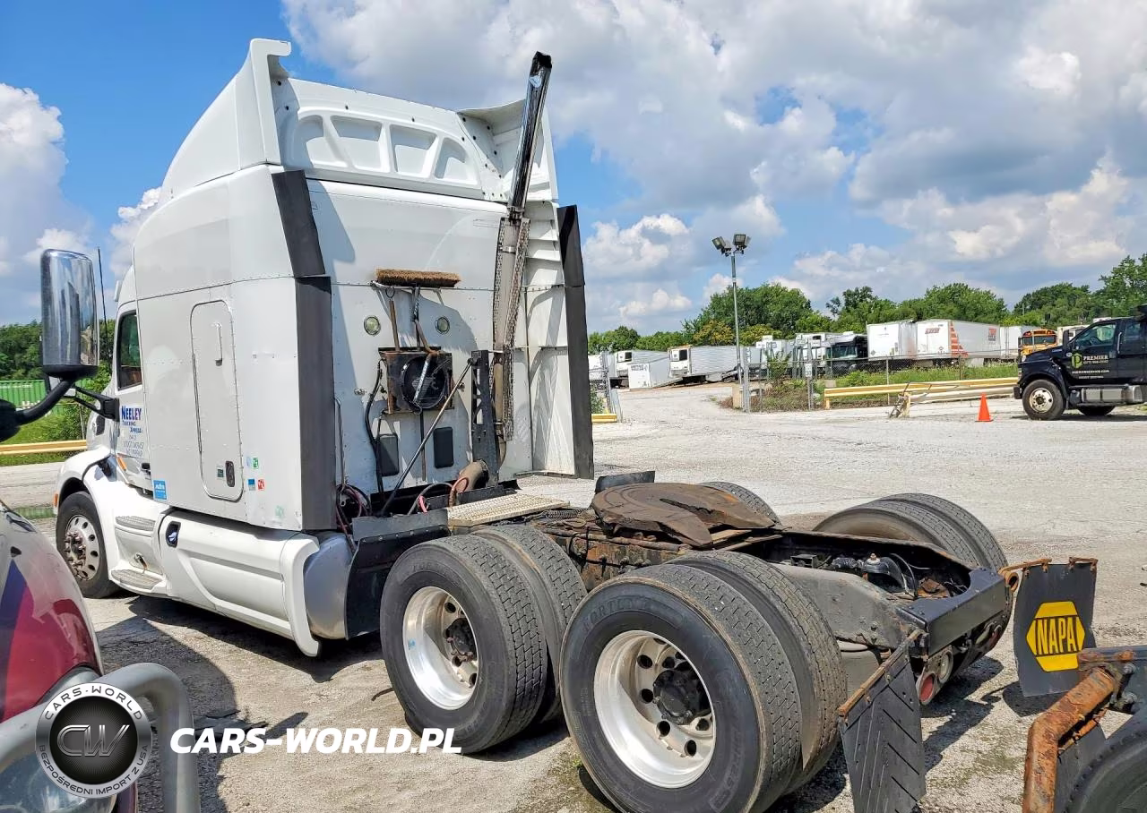 2015 Peterbilt 579 Semi Truck VIN:1XPBDP9X3FD259698 - 2