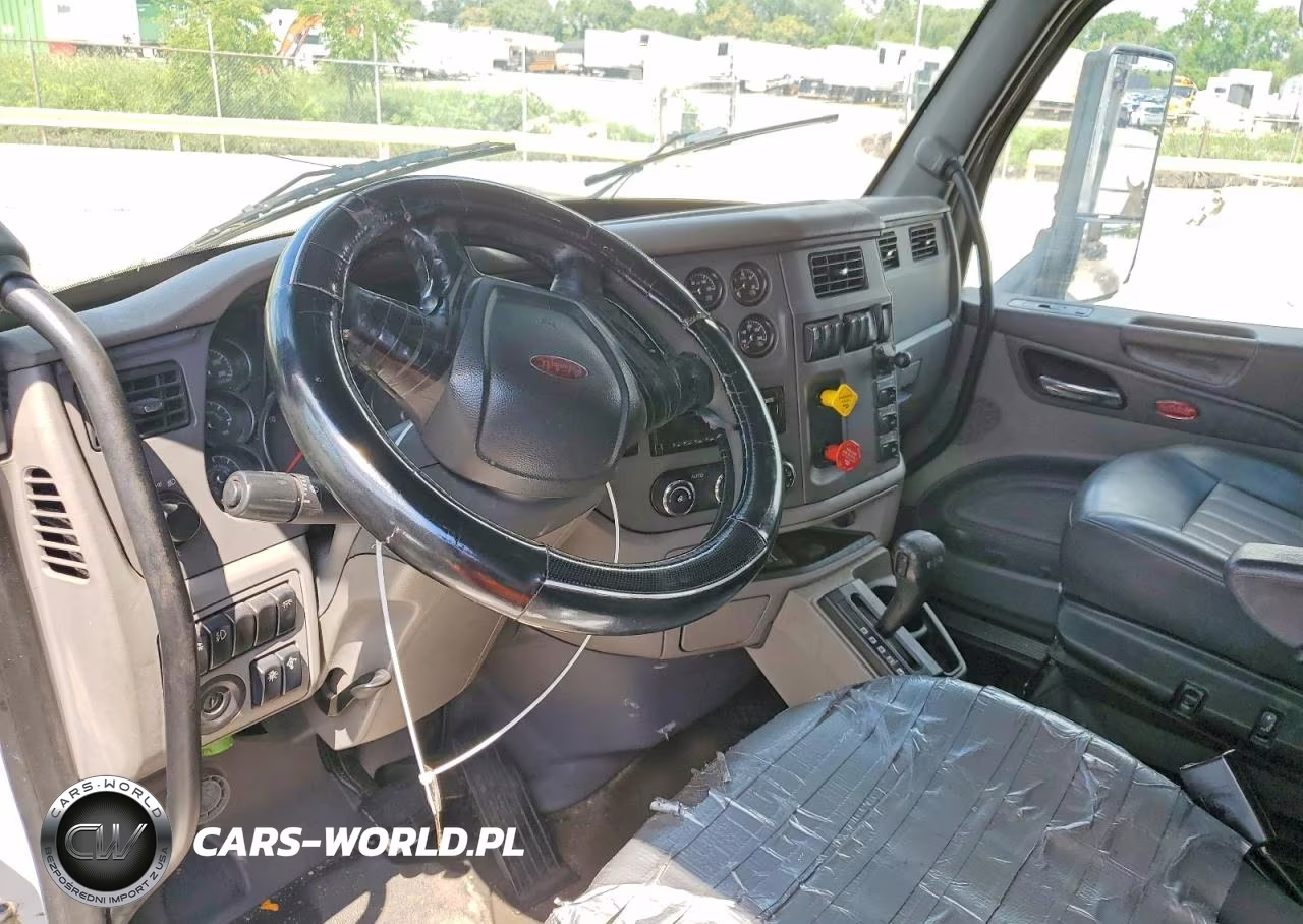 2015 Peterbilt 579 Semi Truck VIN:1XPBDP9X3FD259698 - 8