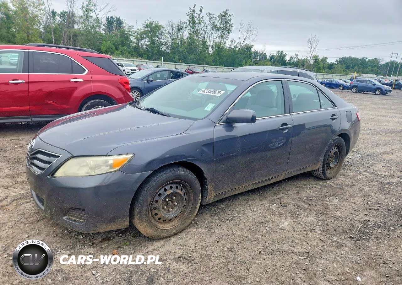 2011 Toyota Camry Le – zdjęcie 1 z 12