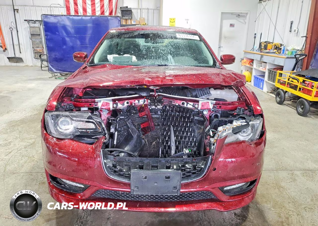 2023 Chrysler 300 Touring L VIN:2C3CCASG0PH677550 - 5
