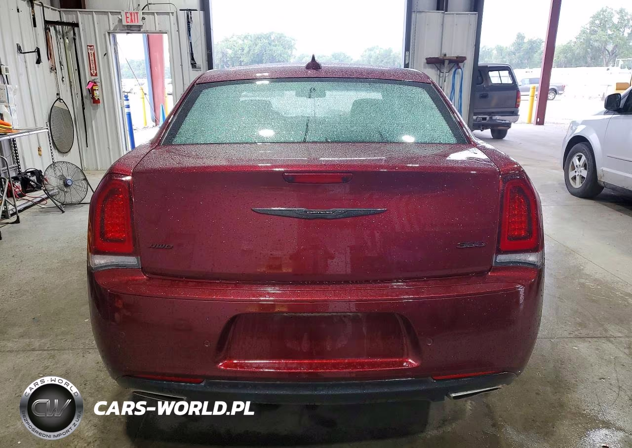 2023 Chrysler 300 Touring L VIN:2C3CCASG0PH677550 - 6