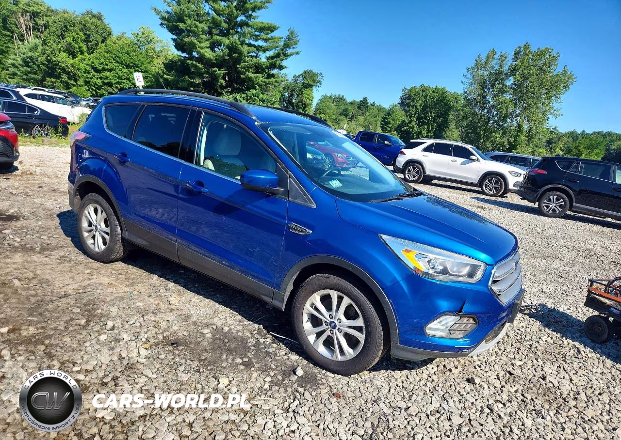2017 Ford Escape Se VIN:1FMCU9GD3HUA56450 - 4