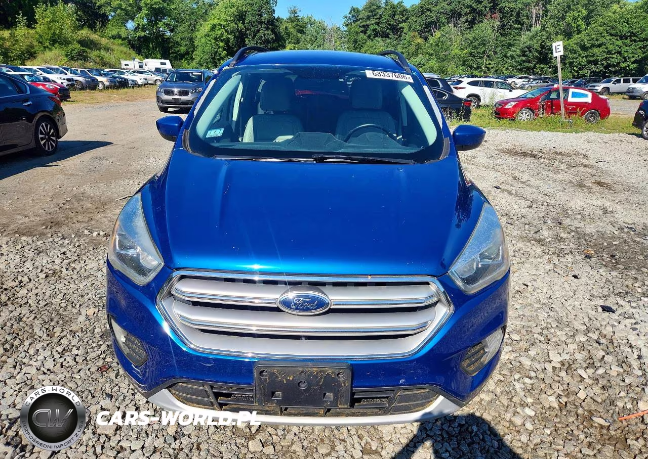 2017 Ford Escape Se VIN:1FMCU9GD3HUA56450 - 5