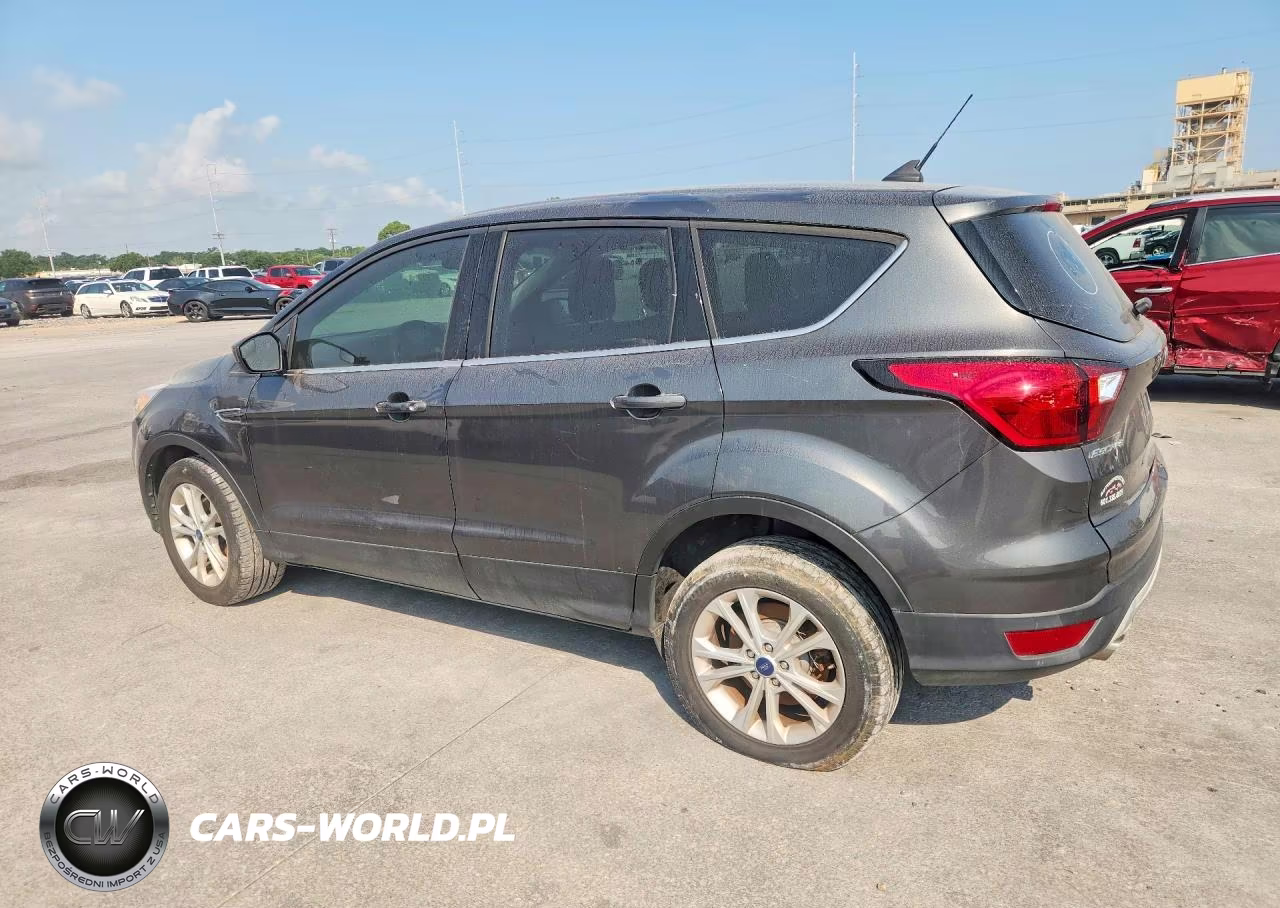 2019 FORD ESCAPE SE VIN:1FMCU9GD9KUB30526 - 2