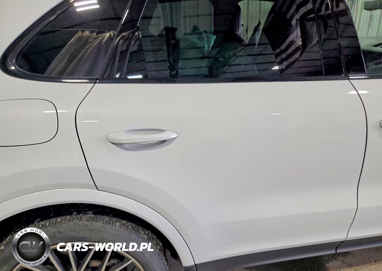 2023 Porsche Cayenne Base VIN:WP1AA2AY2PDA00147 - 10