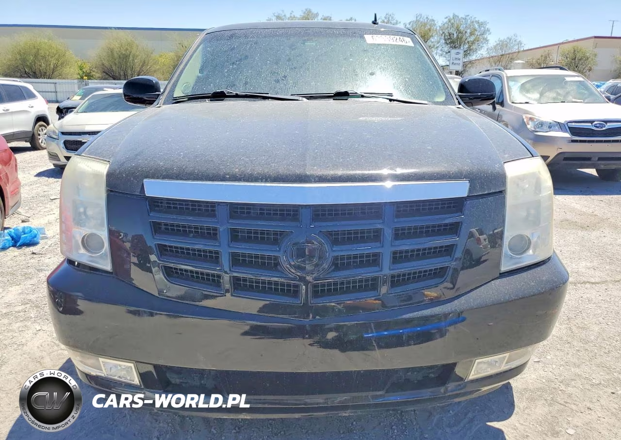 2010 Cadillac Escalade Luxury VIN:1GYUKBEF9AR138552 - 5