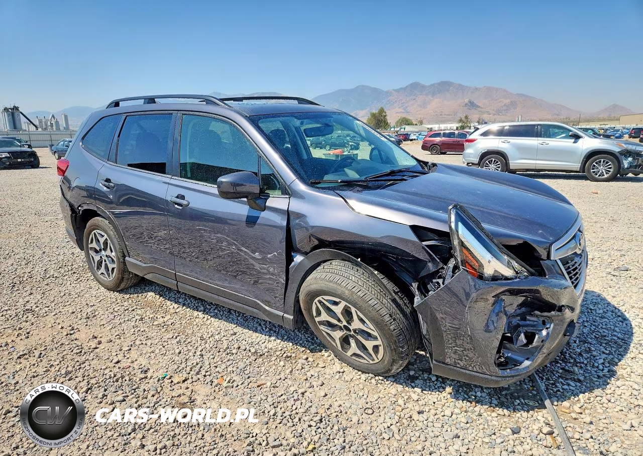 2020 Subaru Forester Premium VIN:JF2SKAJC5LH599096 - 4