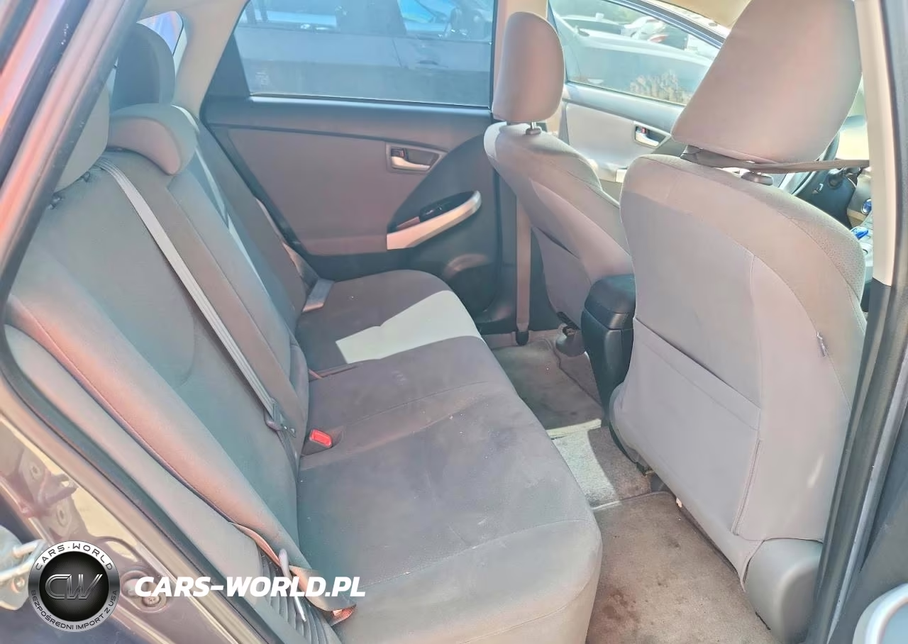 2013 Toyota Prius Two VIN:JTDKN3DU0D1716115 - 10