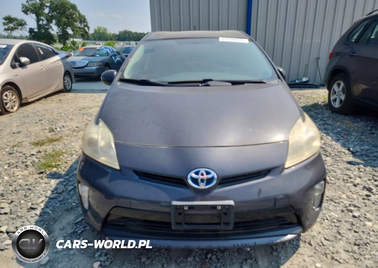 2013 Toyota Prius Two VIN:JTDKN3DU0D1716115 - 5