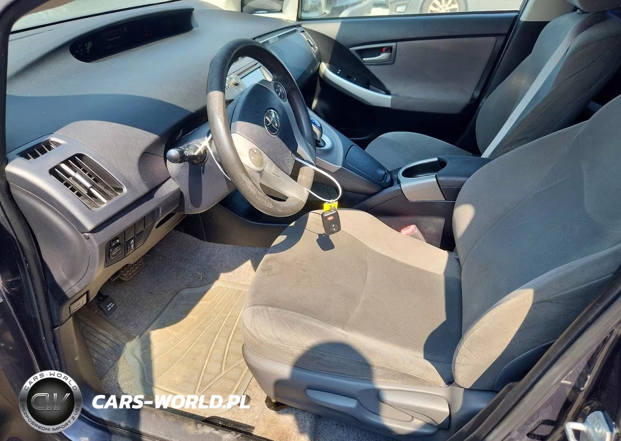 2013 Toyota Prius Two VIN:JTDKN3DU0D1716115 - 7