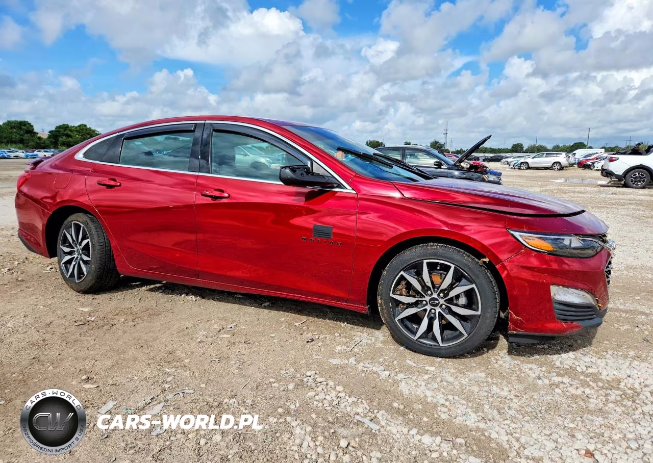 2021 Chevrolet Malibu Rs VIN:1G1ZG5ST7MF054575 - 4