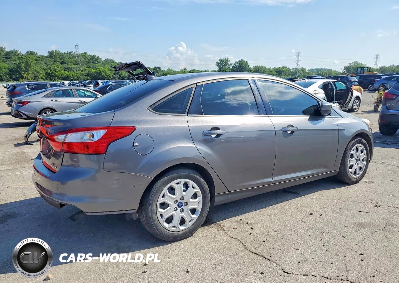 2012 Ford Focus Se VIN:1FAHP3F24CL478293 - 3