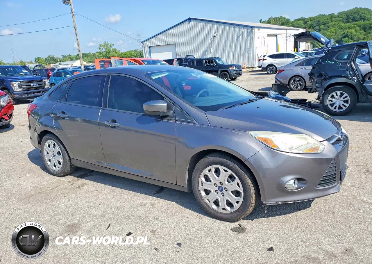 2012 Ford Focus Se VIN:1FAHP3F24CL478293 - 4