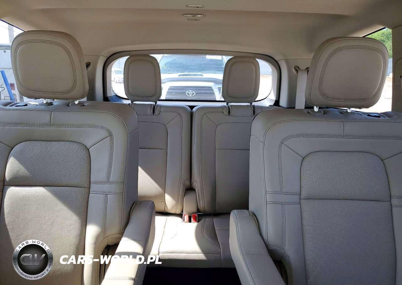 2020 Lincoln Aviator Reserve VIN:5LM5J7XC9LGL01608 - 10
