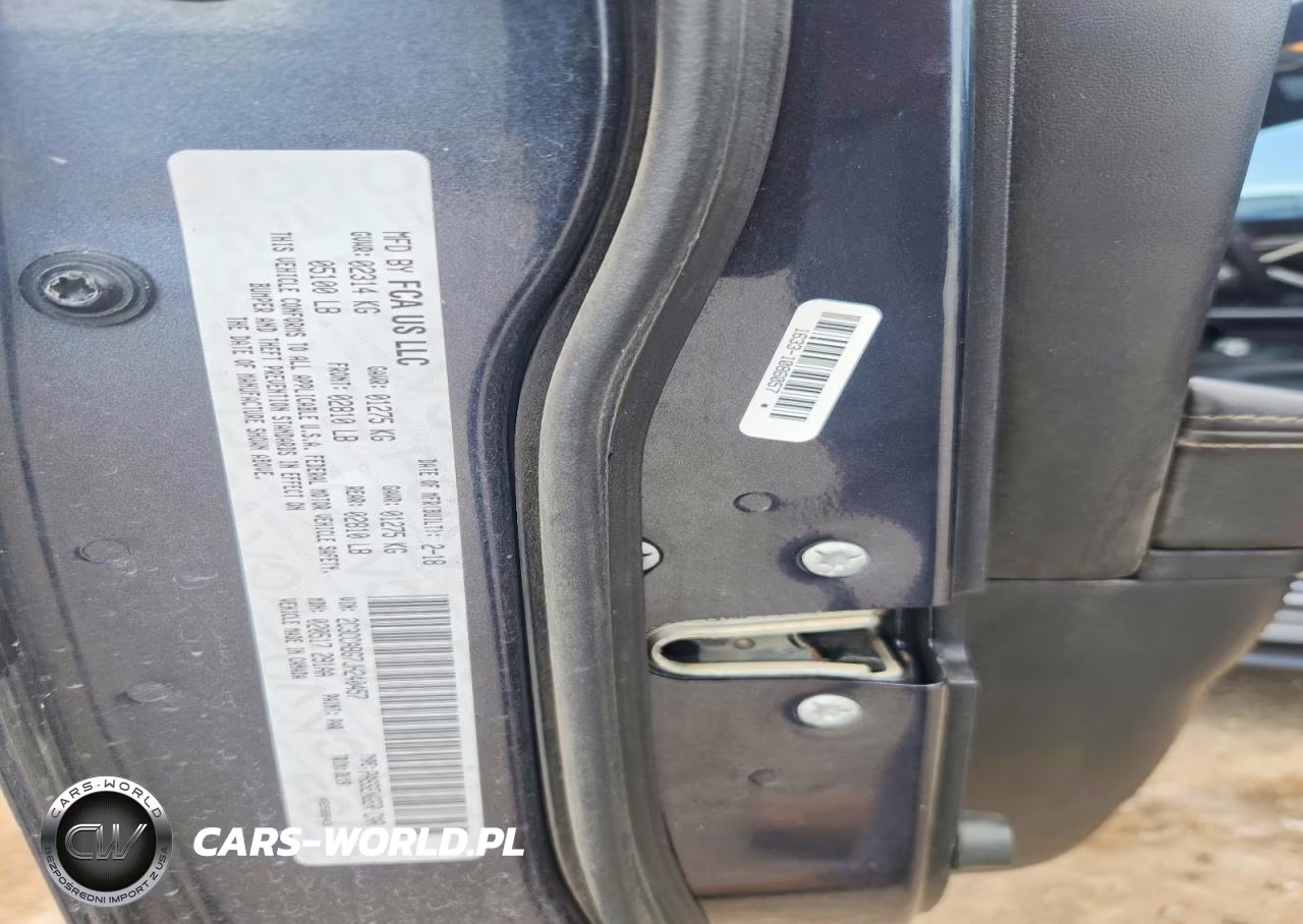 2018 Chrysler 300 S VIN:2C3CCABG7JH240457 - 12