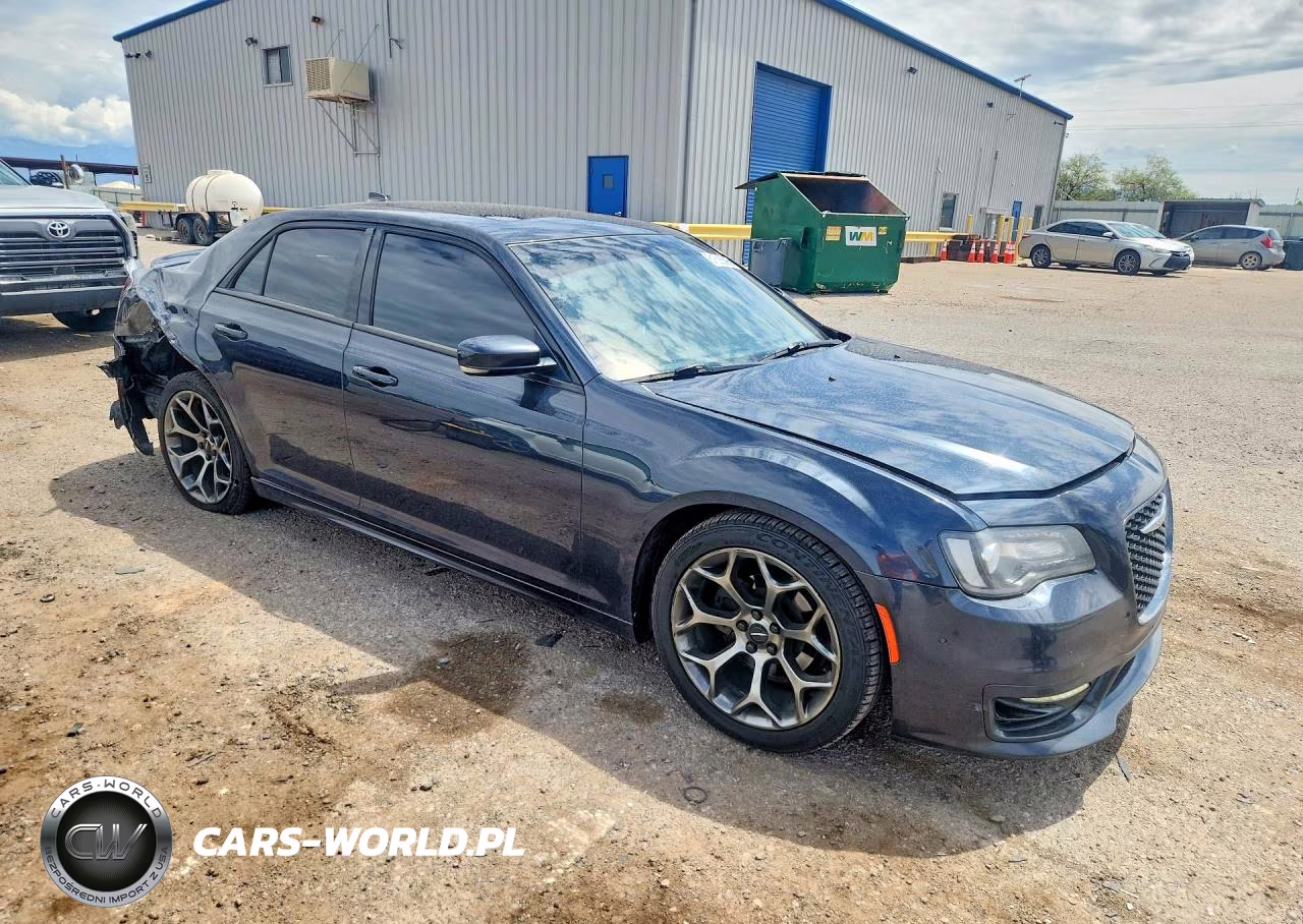 2018 Chrysler 300 S VIN:2C3CCABG7JH240457 - 4