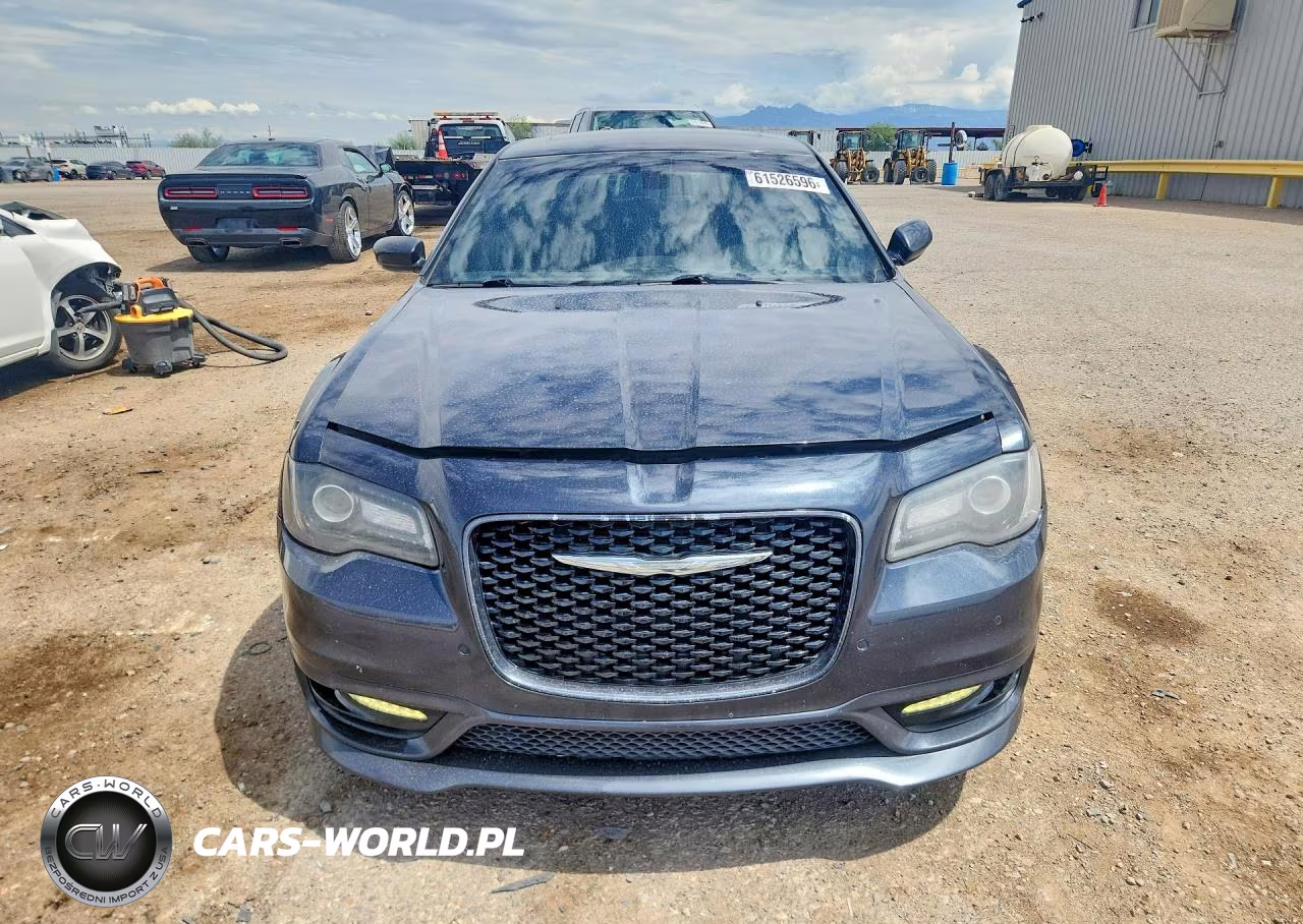 2018 Chrysler 300 S VIN:2C3CCABG7JH240457 - 5
