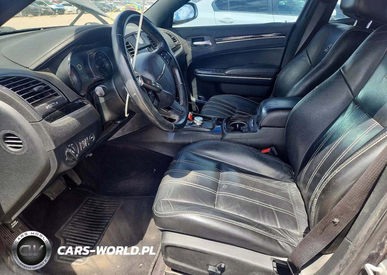 2018 Chrysler 300 S VIN:2C3CCABG7JH240457 - 7