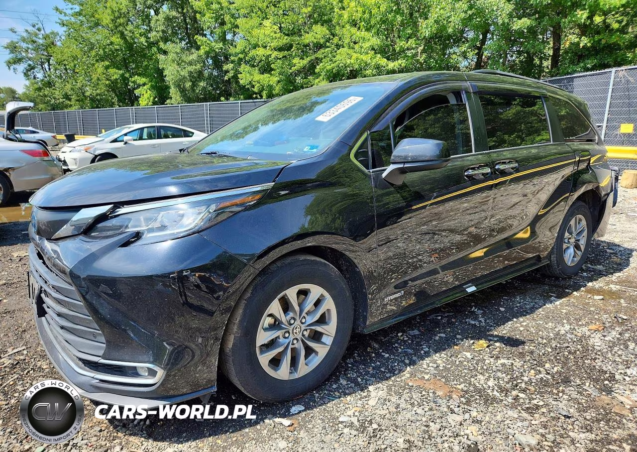 2021 Toyota Sienna Xle