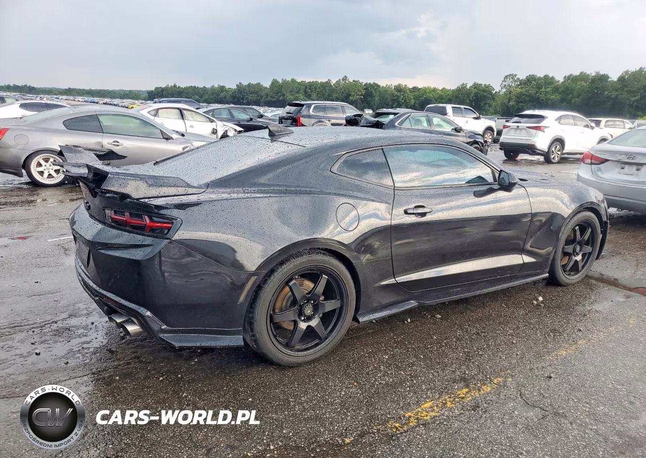 2017 Chevrolet Camaro Lt VIN:1G1FC1RS0H0107825 - 3