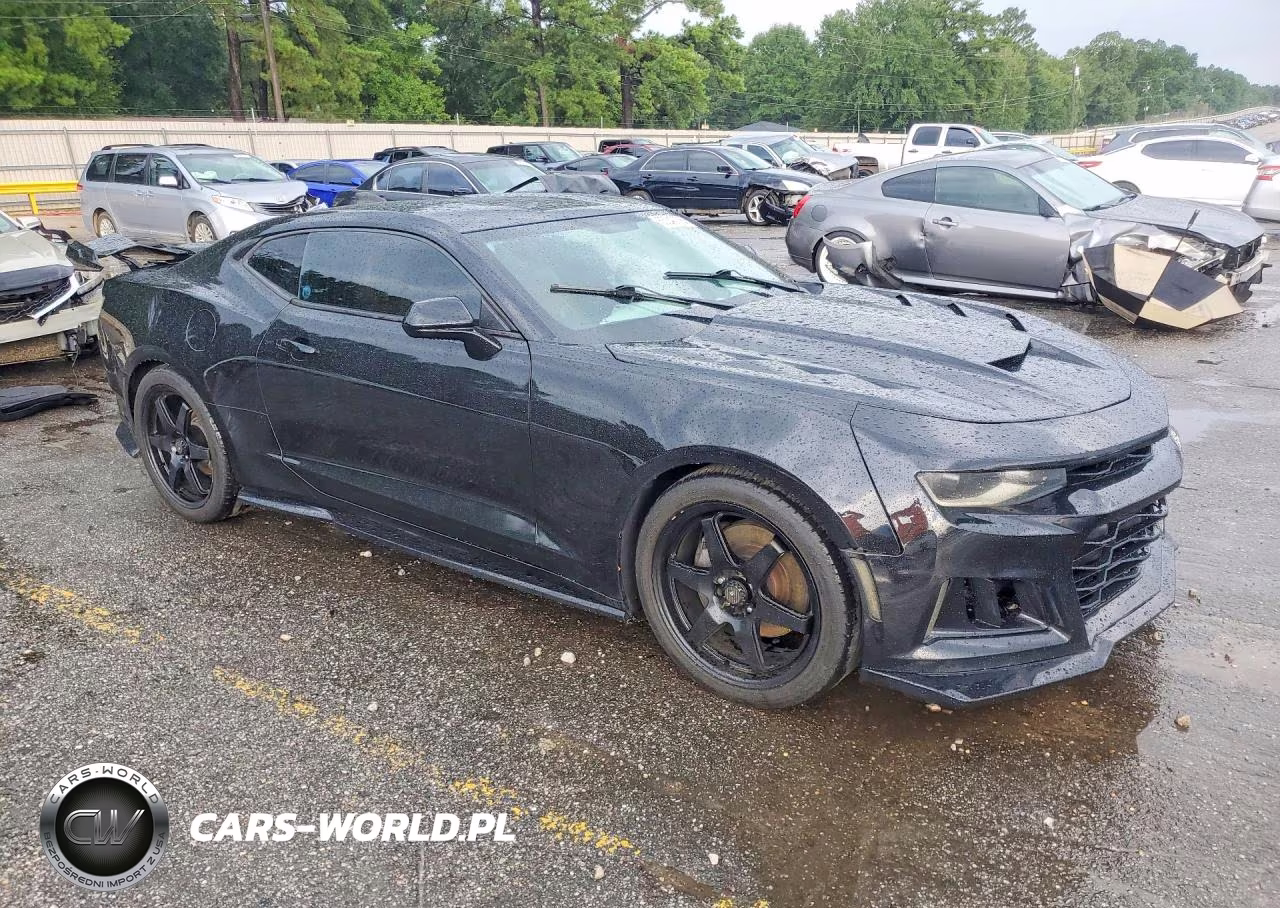2017 Chevrolet Camaro Lt VIN:1G1FC1RS0H0107825 - 4
