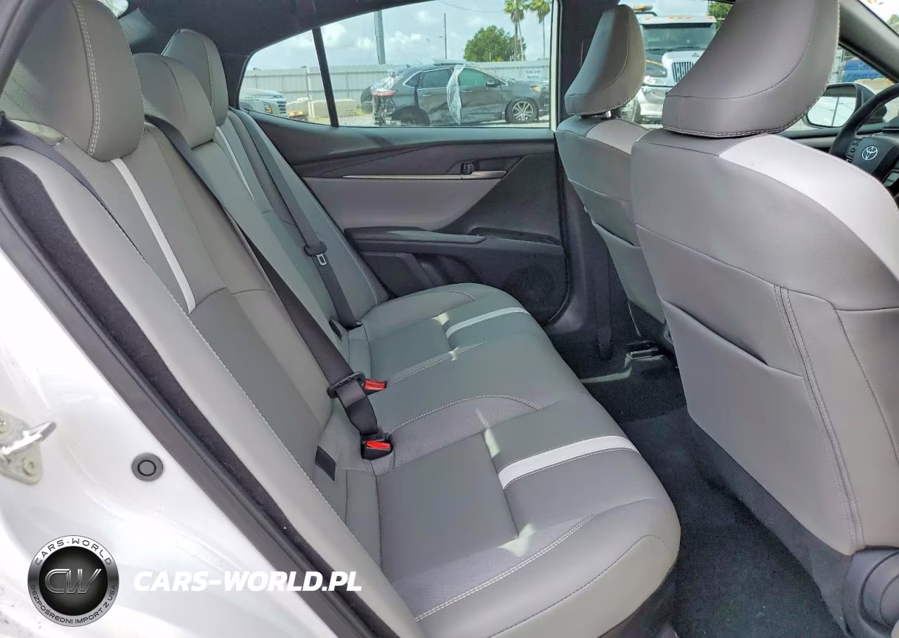 2025 Toyota Camry Se VIN:4T1DAACKXSU620220 - 10