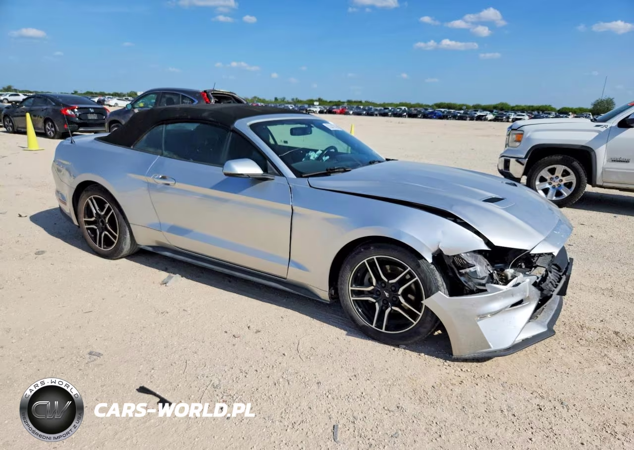 2018 Ford Mustang VIN:1FATP8UH4J5111779 - 4