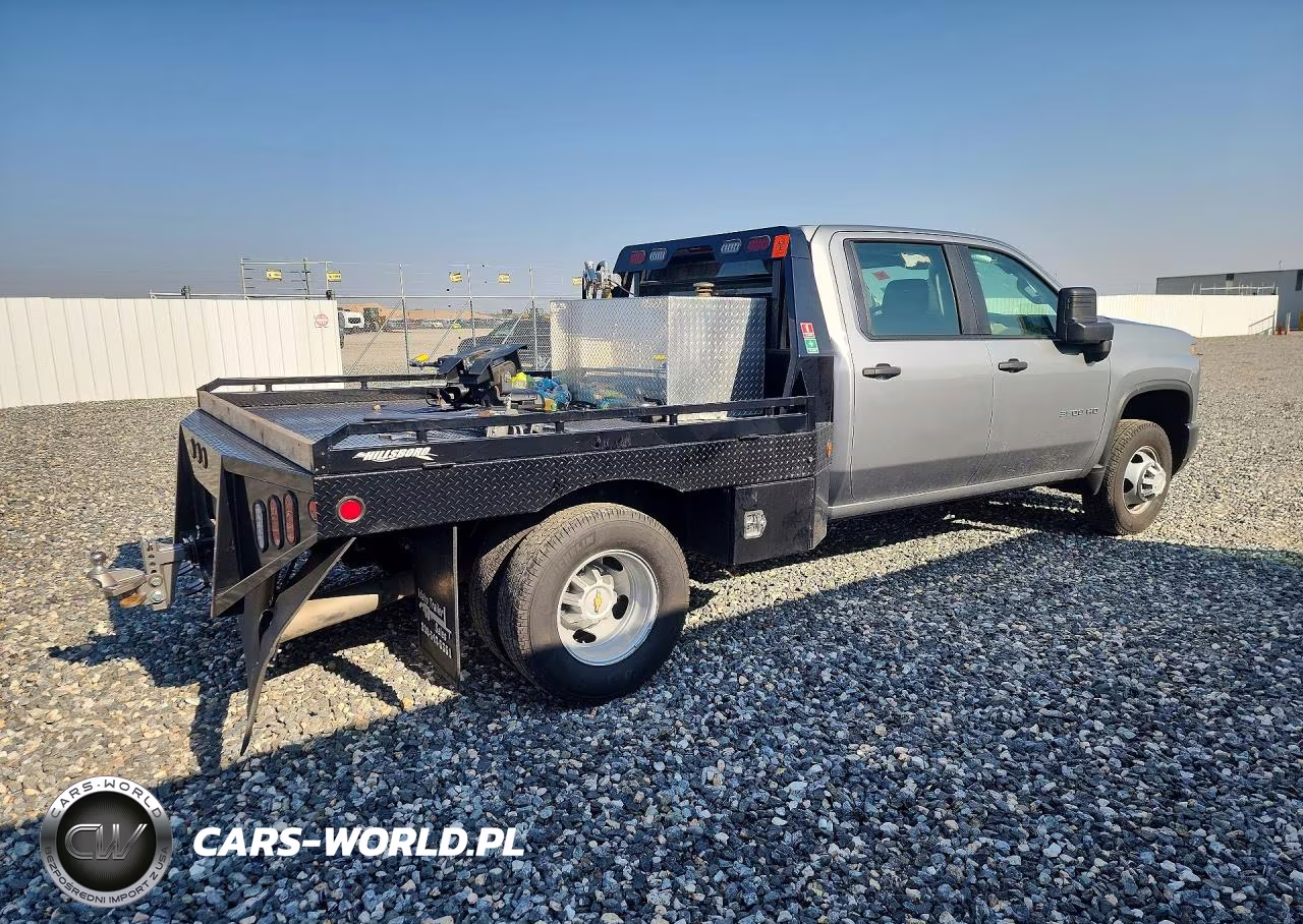 2026 Chevrolet Silverado K3500 VIN:1GB4KSEY0TF207340 - 3
