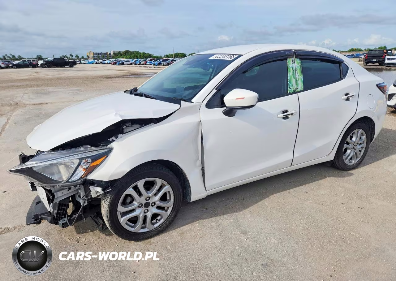 2018 Toyota Yaris Ia Base – zdjęcie 1 z 12