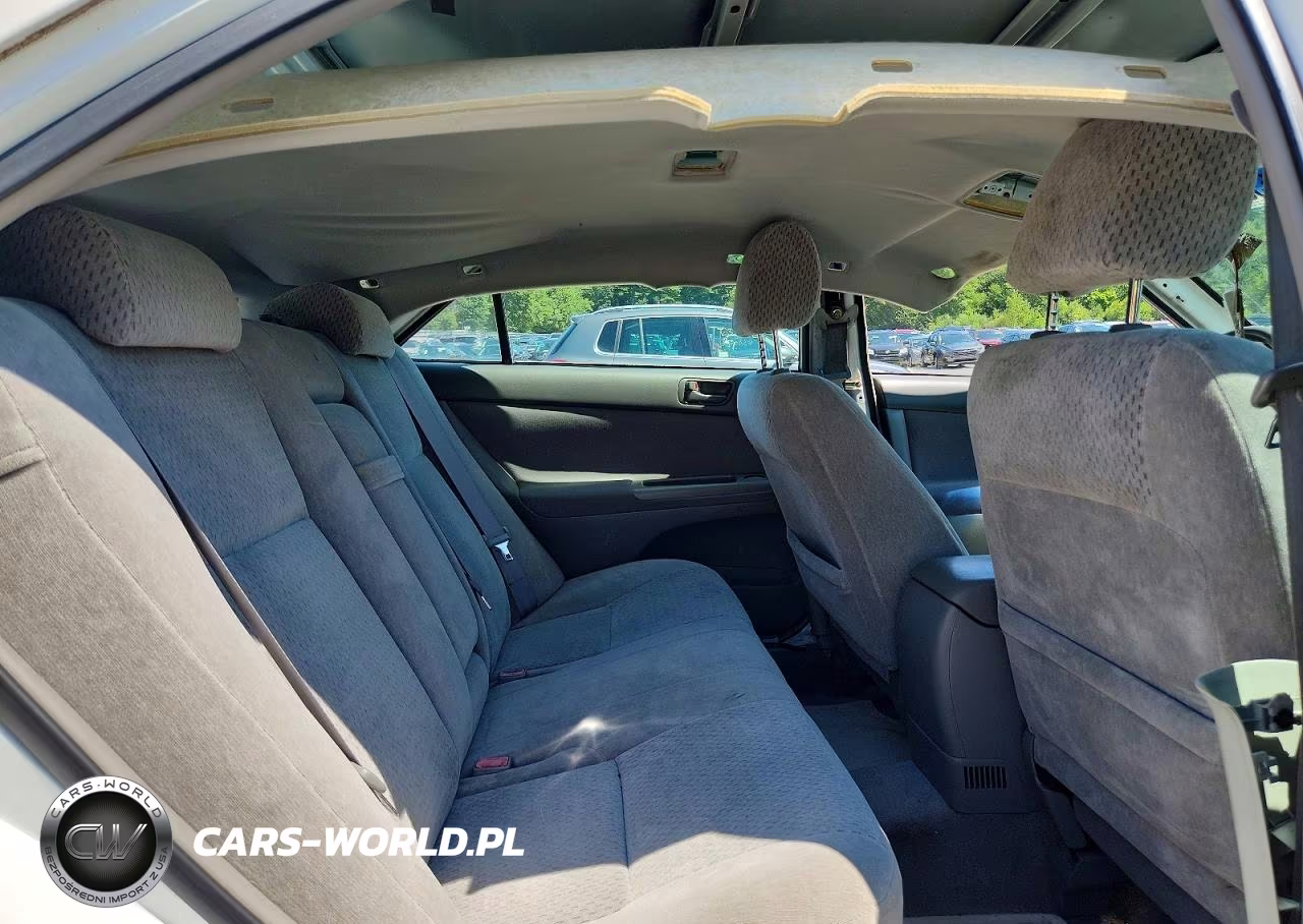 2003 Toyota Camry Le VIN:4T1BE32K43U198228 - 10