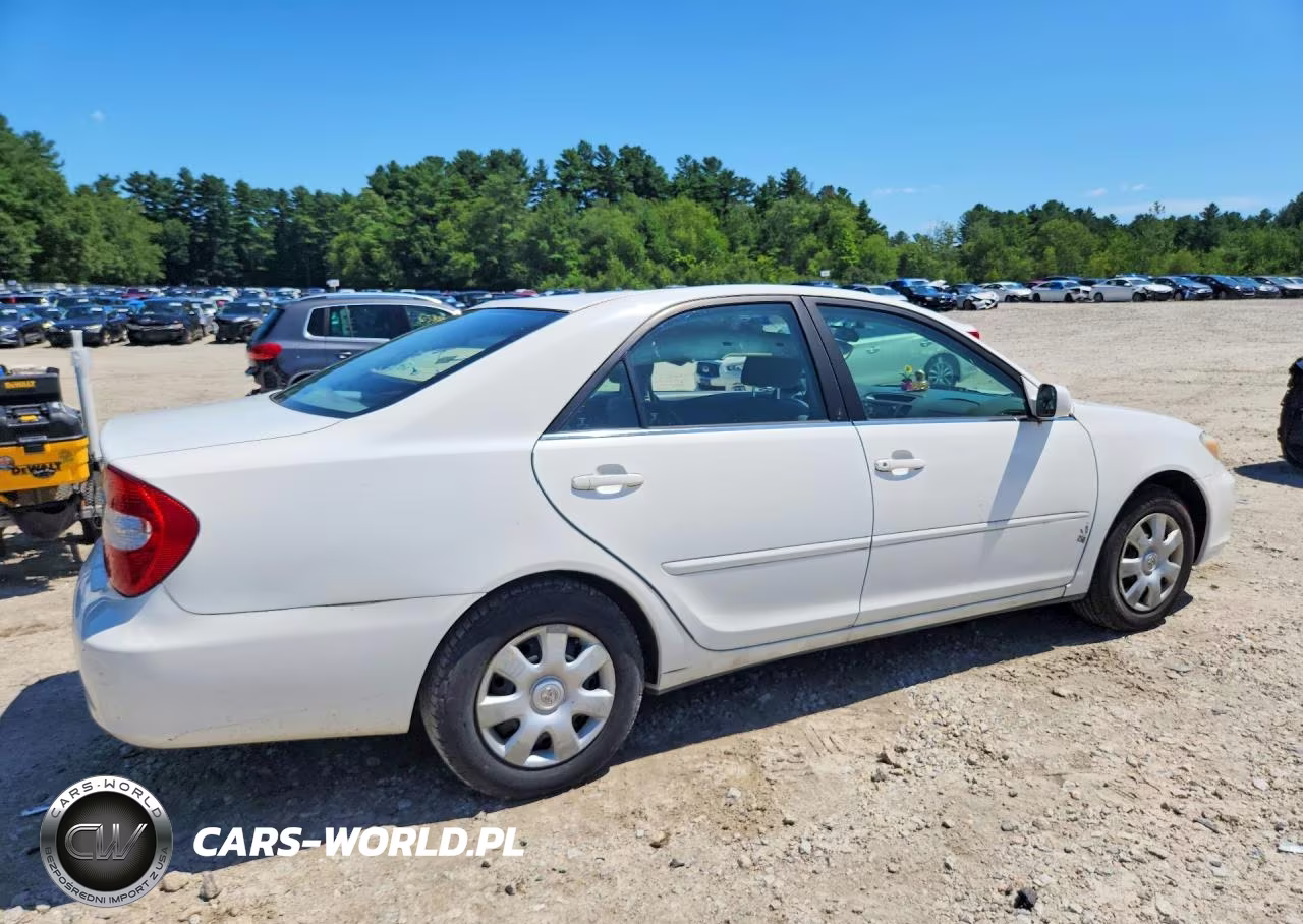 2003 Toyota Camry Le VIN:4T1BE32K43U198228 - 3