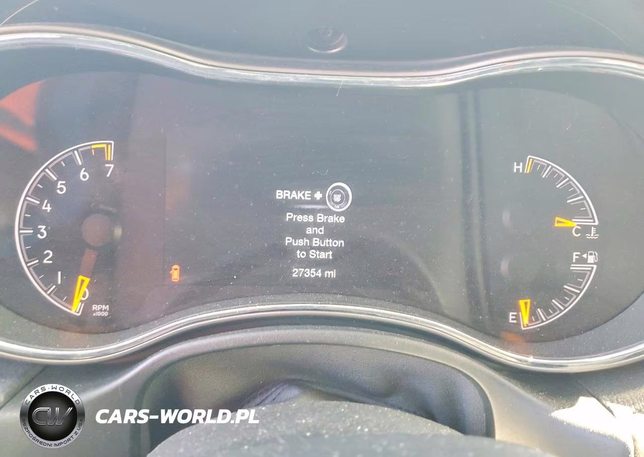 2020 Jeep Grand Cherokee Laredo VIN:1C4RJFAG4LC126545 - 9