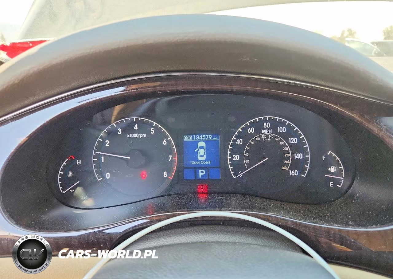 2011 Hyundai Genesis 3.8L VIN:KMHGC4DE5BU128518 - 9