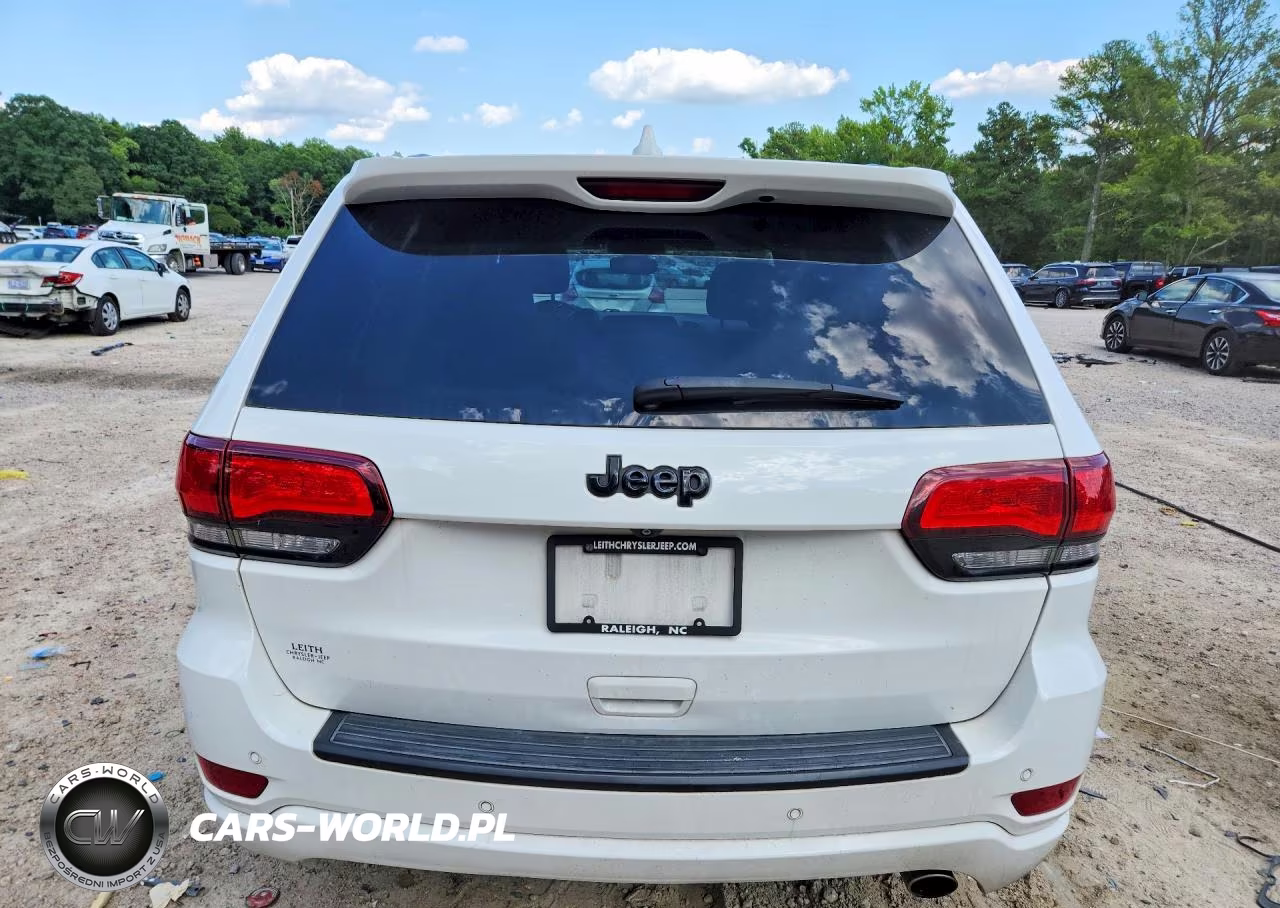 2018 Jeep Grand Cherokee Laredo VIN:1C4RJEAG0JC460241 - 6