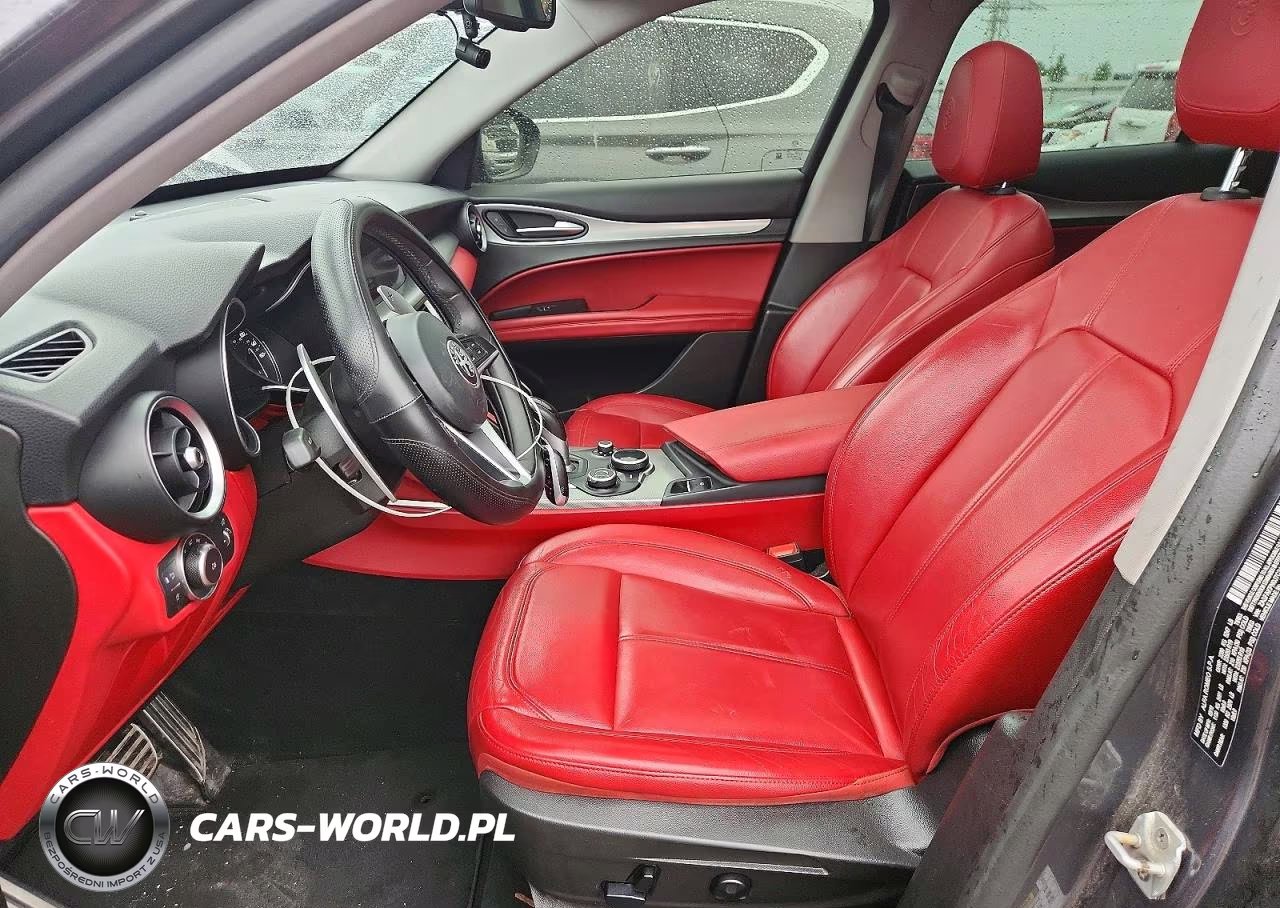 2018 Alfa Romeo Stelvio Sport VIN:ZASFAKPN0J7C21117 - 7